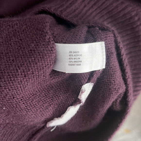 Gap Luxe Plum Sweater w/Shoulder Buttons M - Picture 9 of 11